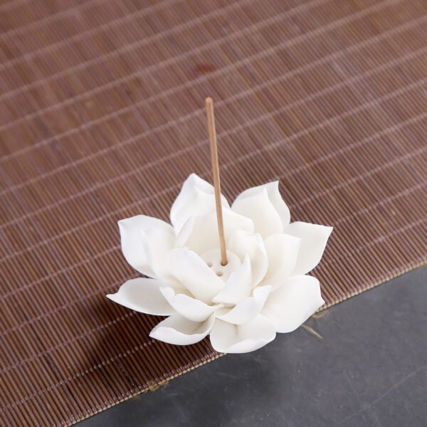 White porcelain incense burner lotus incense incense burner - Image 2